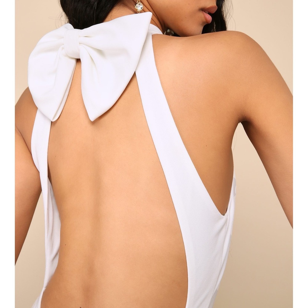 NWT Lulus Striking Elegance White Cutout Backless Halter Jumpsuit Medium - Picture 2 of 12